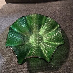 Green Glass Bowl Art Ruffled Edges Weave‎ Pattern Made In Italy